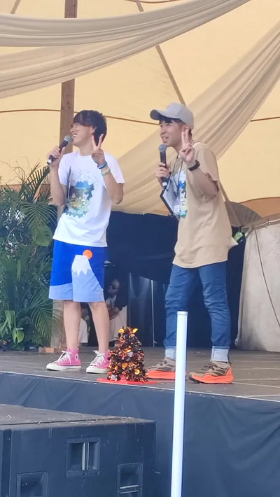 SUZUと2人でコラボイベントをしたこともある、司会のフルヤトモヒロさん